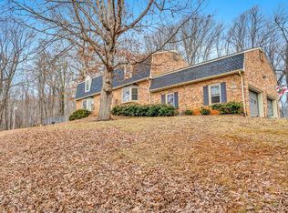 520 Rolling Hill Dr, Rocky Mount, VA 24151