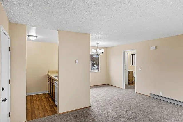 Park Plaza Apartments — Photo 14