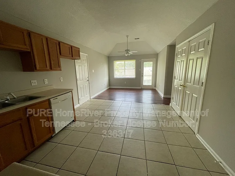 3 bed, 2.0 bath, 1144 sqft, $1,450 — Photo 4