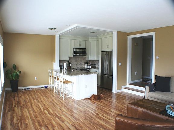5th image of 547 White Cliff Dr