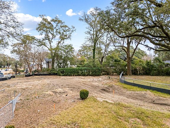 4th image of 1042 Chambers Ln