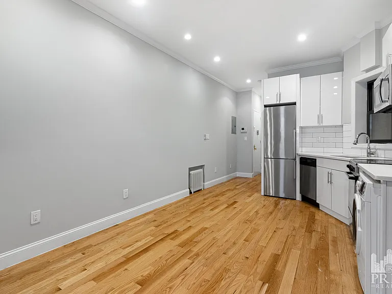 168 E 82nd St #2B — Photo 3
