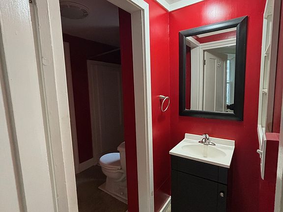 5th image of 231 Essex St #B