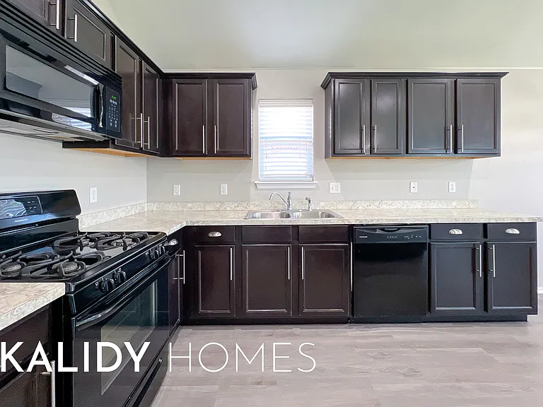 2928 Cider Mill Ln — Photo 11