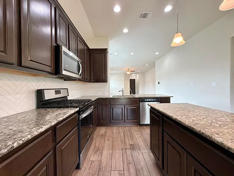 877 Centerra Hills Cir — Photo 14