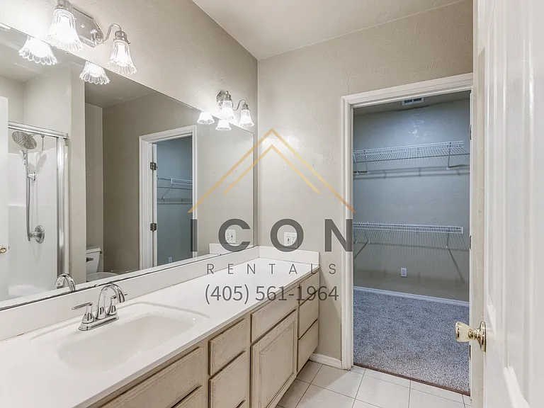 4802 N College Ave — Photo 14