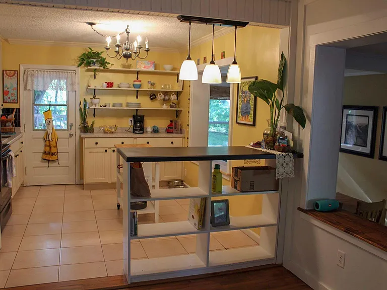 810 Stanley Dr — Photo 4