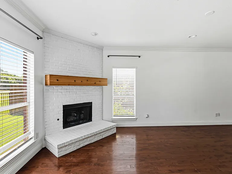 5918 Lafayette Dr — Photo 9