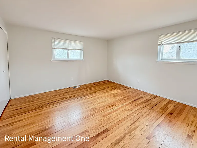 5604 Haymeadow Dr — Photo 20