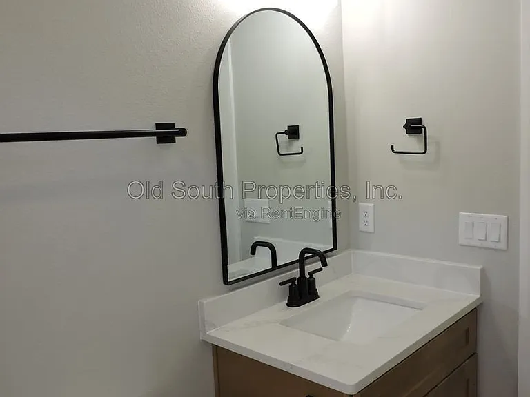 706 N F St #B — Photo 26
