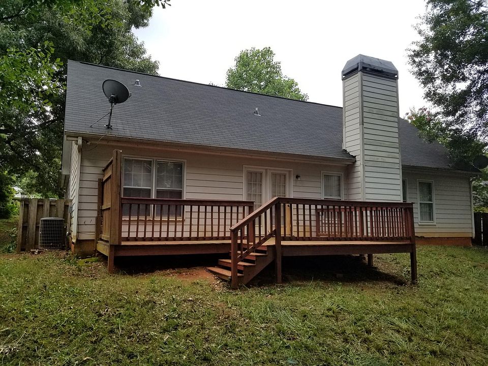 2nd image of 126 Winthrop Way
