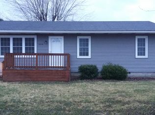 1604 S Hancock St, Mc Leansboro, IL 62859