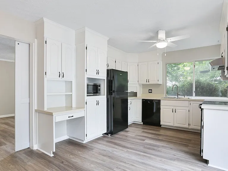 3 Oxford Ct — Photo 9