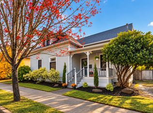 810 Jq Adams St, Oregon City, OR 97045