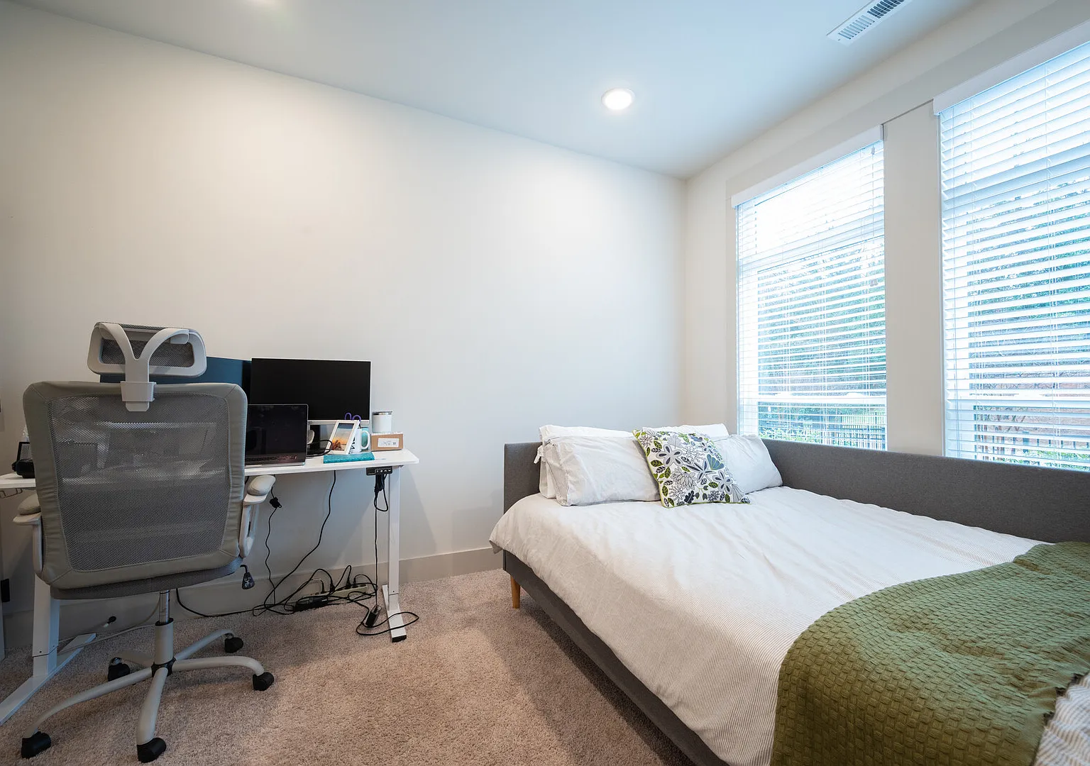 1112 Wesley Terrace- Sky Terrace Towns — Photo 4