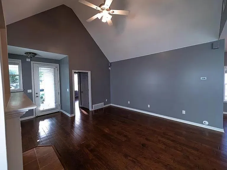 1364 Harbor Park Dr — Photo 3