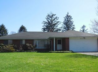5756 Wilson Mills Rd, Highland Heights, OH 44143