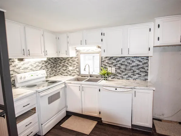 253 S Bendon Rd, Interlochen, MI 49643