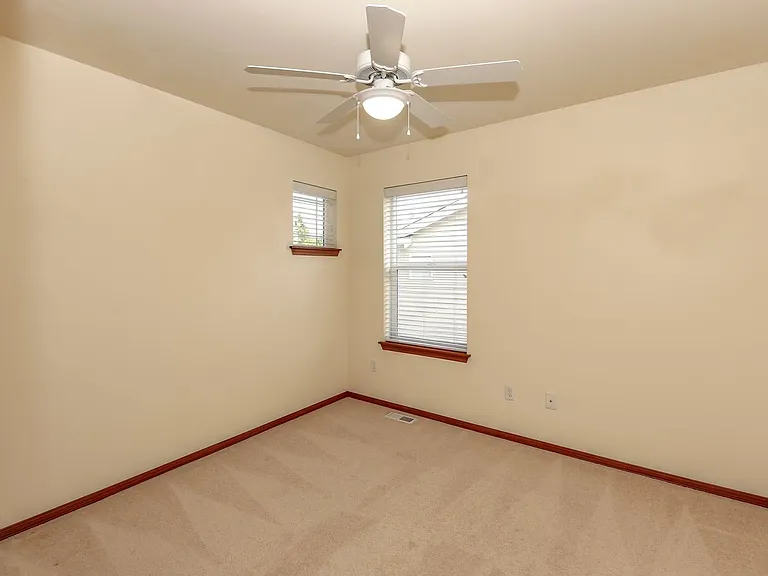 1187 Swan Loop — Photo 37
