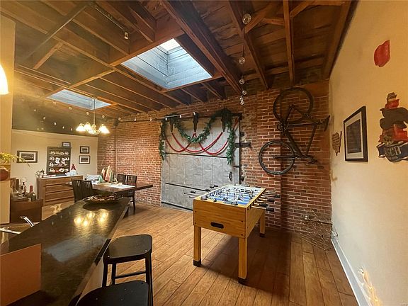 4th image of 1823 Sidney St #D