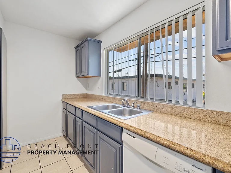 14740 Erwin — Photo 36
