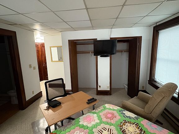 2nd image of 302 W Main St #17573283