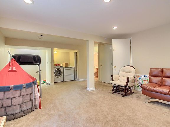 5th image of 3161 Rock Creek Dr
