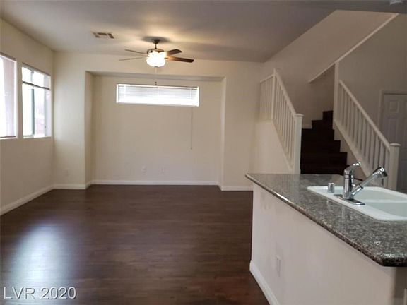 4th image of 9191 Weeping Hollow Ave