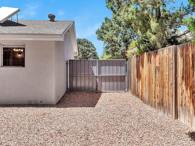 7208 Bellrose Ave NE — Photo 40