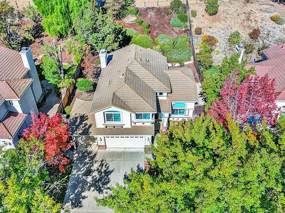 4th image of 3833 Rollingwood Drive