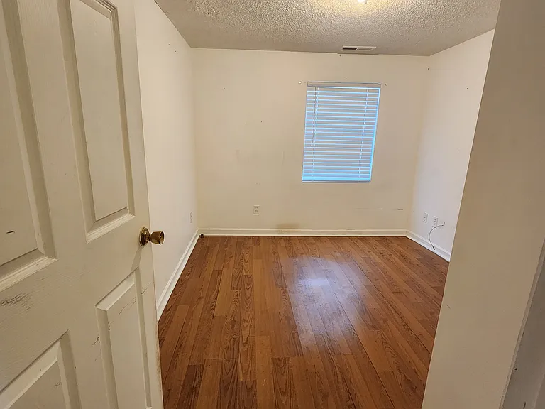 1607 E Fairview Ave — Photo 8