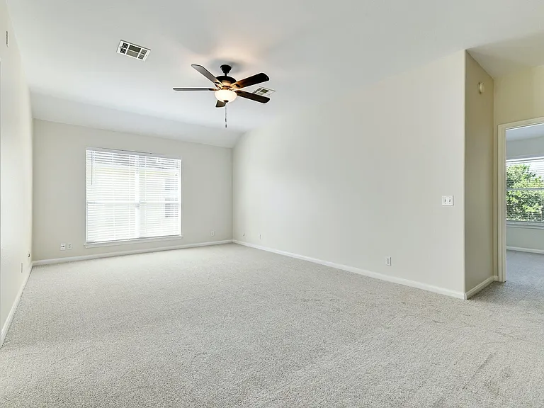 20308 Farm Pond Ln — Photo 22