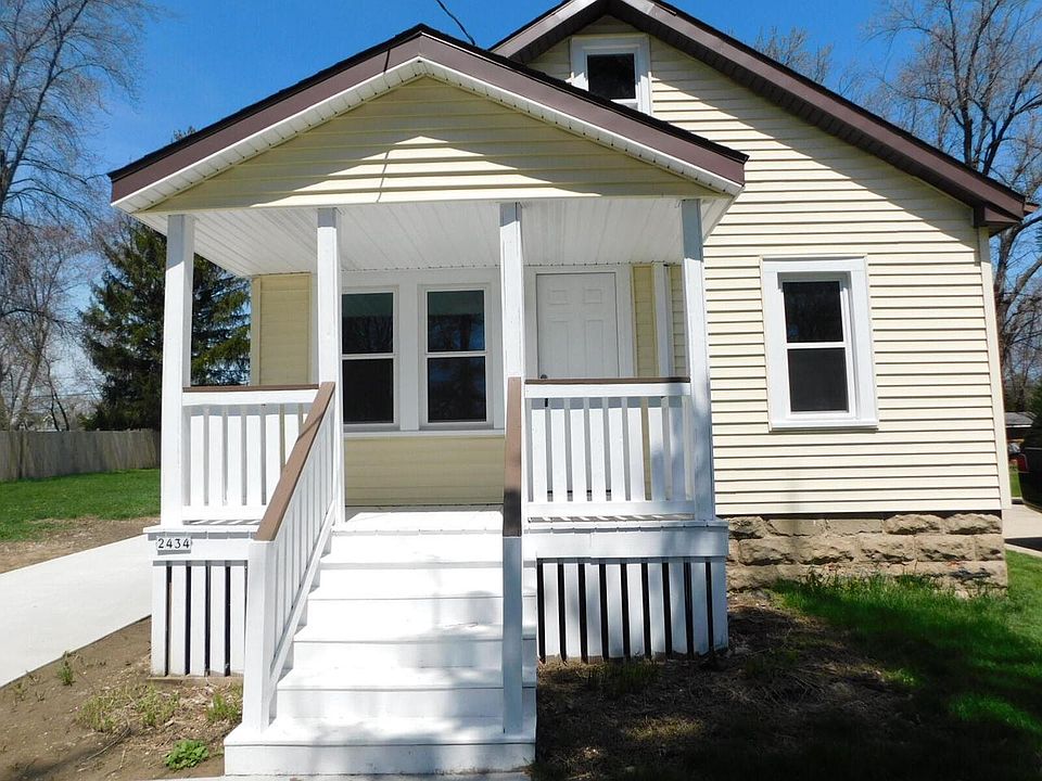 2434 West Mangold Ave, Milwaukee, WI 53221 Zillow