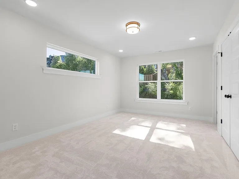 638 Ladd Ave — Photo 31