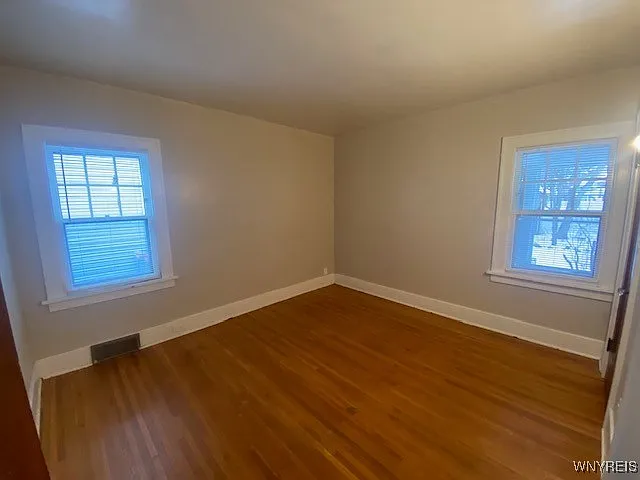 27 Henley Rd #LOWER — Photo 12