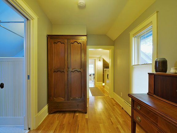 5th image of 446 Bidwell St