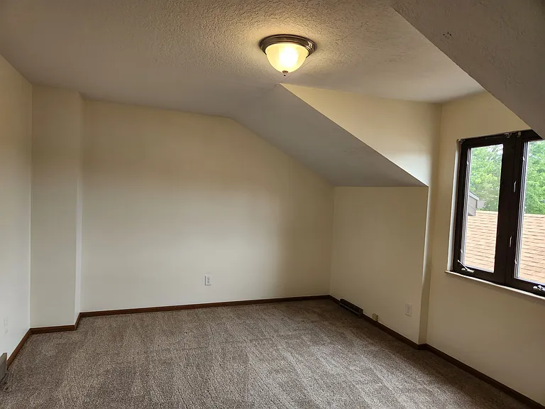 1146 Country Creek Ln — Photo 13