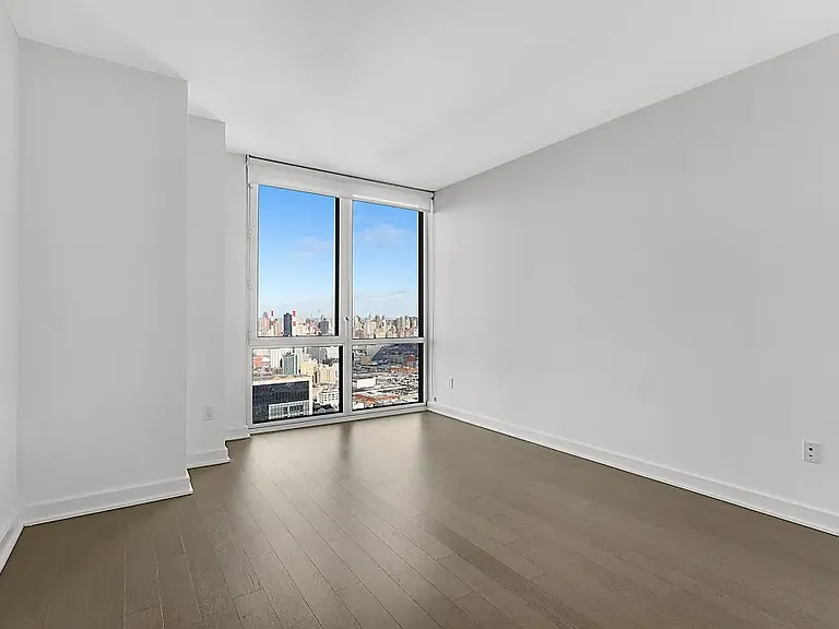 2922 Northern Blvd #Penthouse 1A — Photo 7