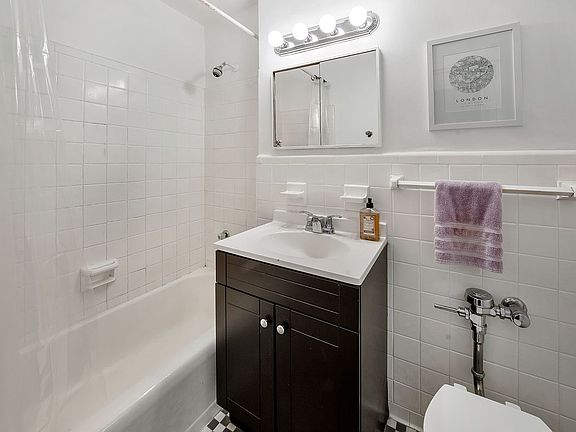3rd image of 240 E 46th St APT 7B
