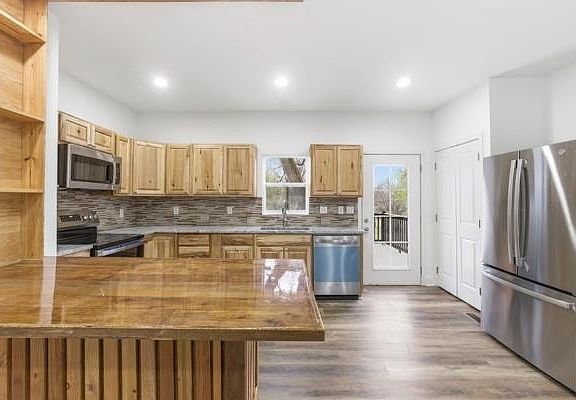 5th image of 7801 Stover Ln