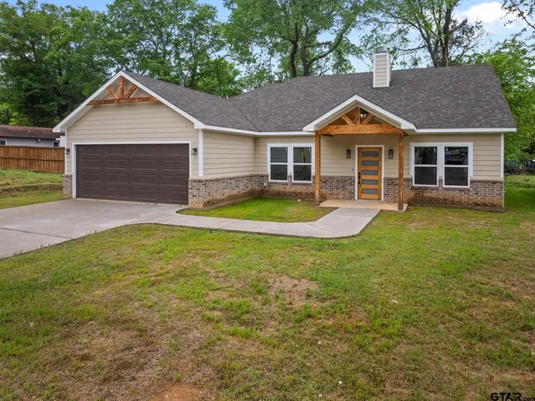 226 Moreland St, Pittsburg, TX 75686