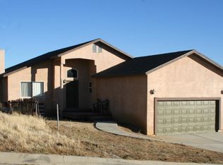 42616 Cabin Rd, Lake Hughes, CA 93532