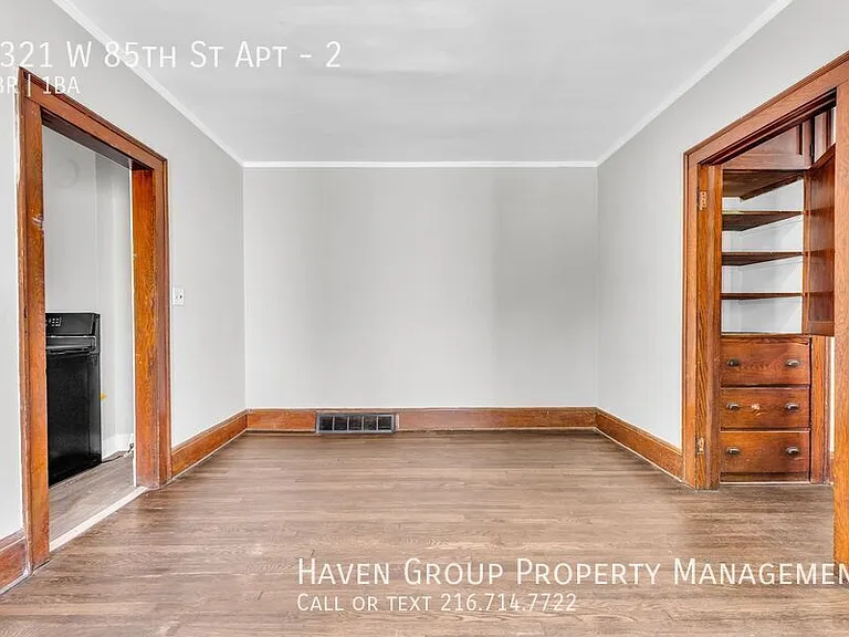 1321 W 85th St #2 — Photo 10