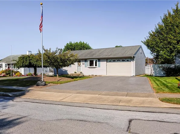 19 Klein Ave, Topton, PA 19562