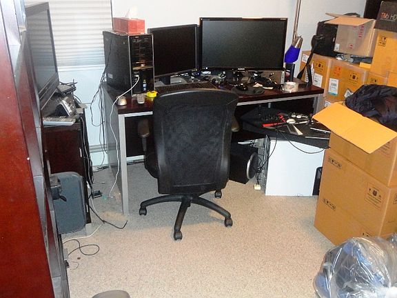 5th image of 826 Conklin St APT B