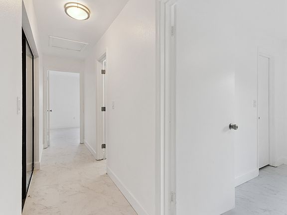 2nd image of 527 Glade Ct