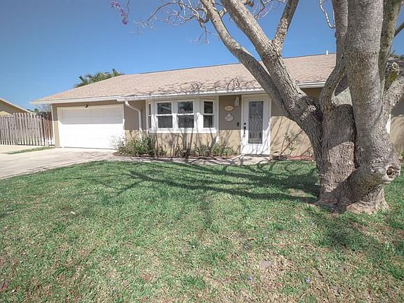 4th image of 2421 SW 15th Ter
