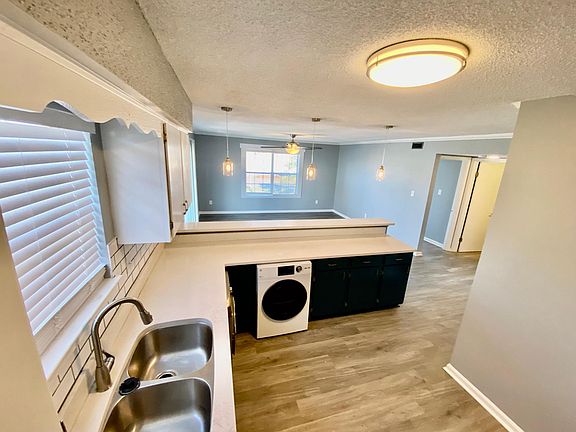 3rd image of 1349 Bayville Ct APT 3