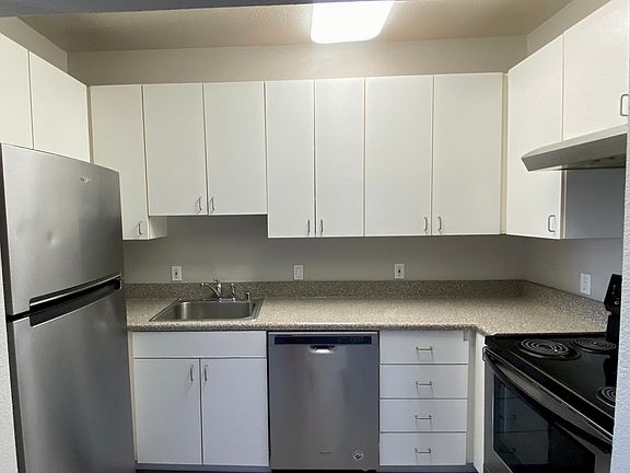 2nd image of 1500 Laurel St #317