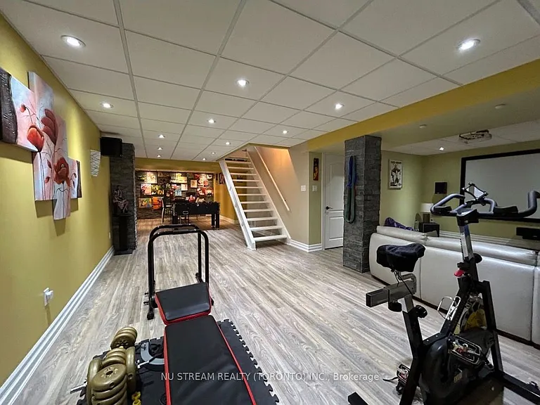 31 Ashfield Dr — Photo 33